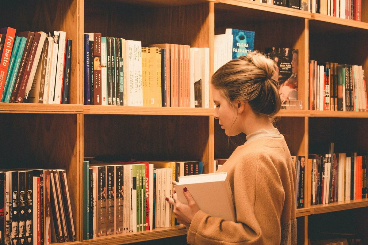 Biblioterapia: consilierul nostru silențios