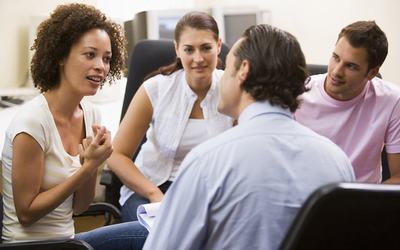 Dezvoltarea psihosocială la vârsta adultă emergentă și de adult tânăr