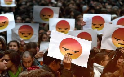 Emoții colective - ce sunt, cum apar, cum diferă de emoțiile individuale